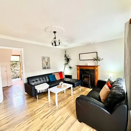 2bd Townhouse In The Heart Of 1 *