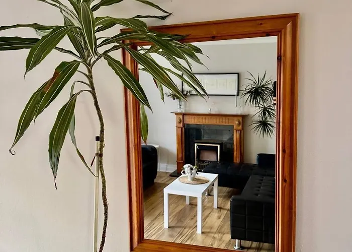 2bd Townhouse In The Heart Of 1